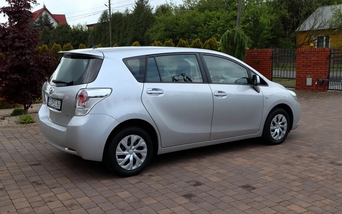 Toyota Verso cena 28900 przebieg: 205000, rok produkcji 2009 z Gołdap małe 529